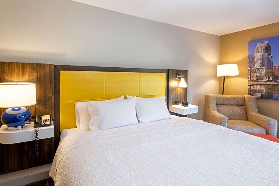 Hampton Inn & Suites Raleigh Cary Lenovo Center