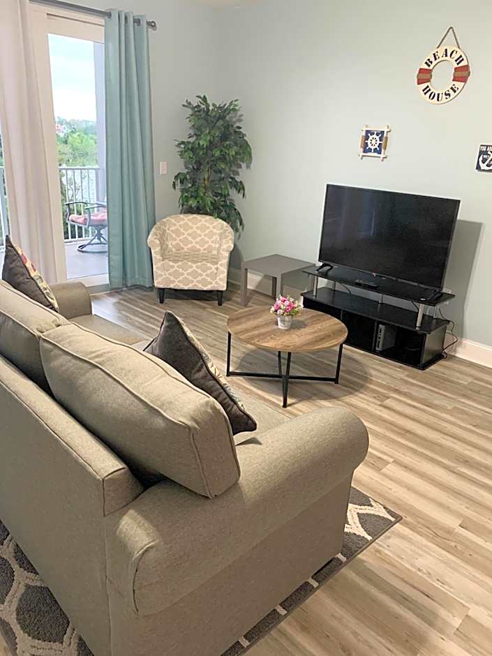 LAKETOWN 5 POOLs STEPS TO BEACH FAMILY FRIENDLY