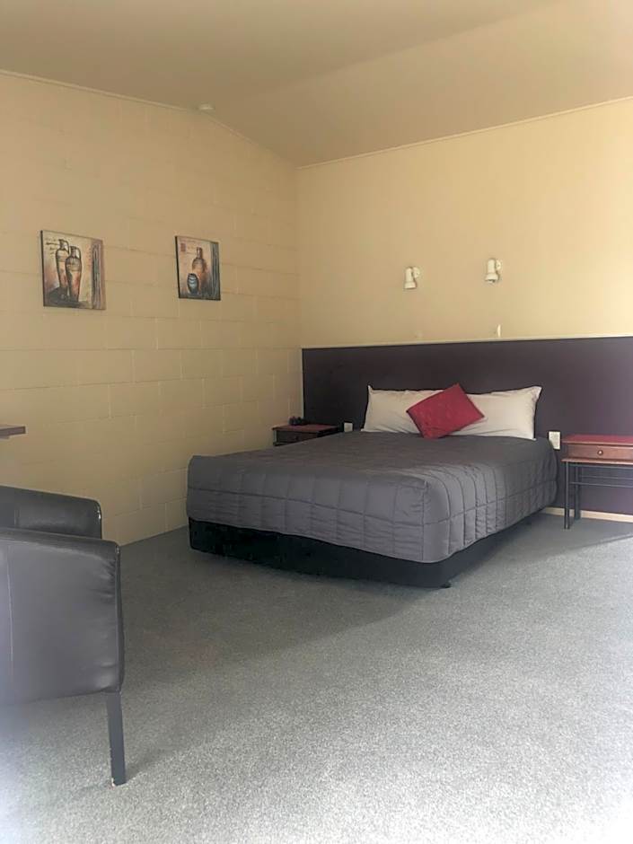 Thornton Lodge Motel