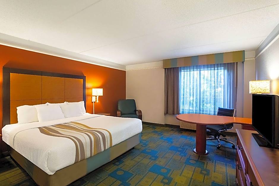 Photo 1 of 1 of 1 King Bed, Hearing/Mobility Accessible