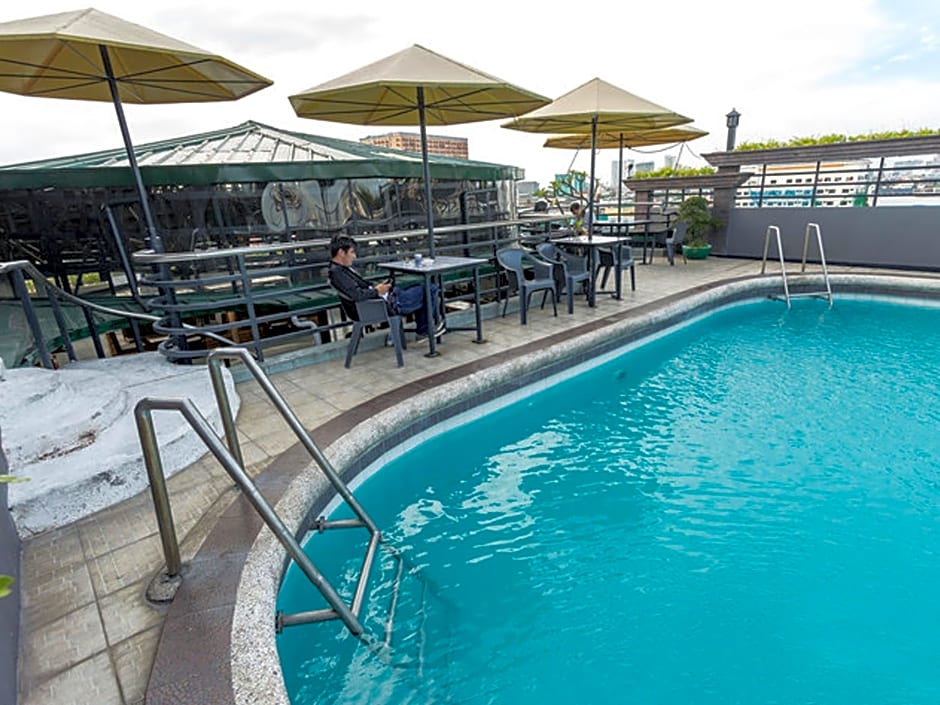 Urban Travellers Hotel