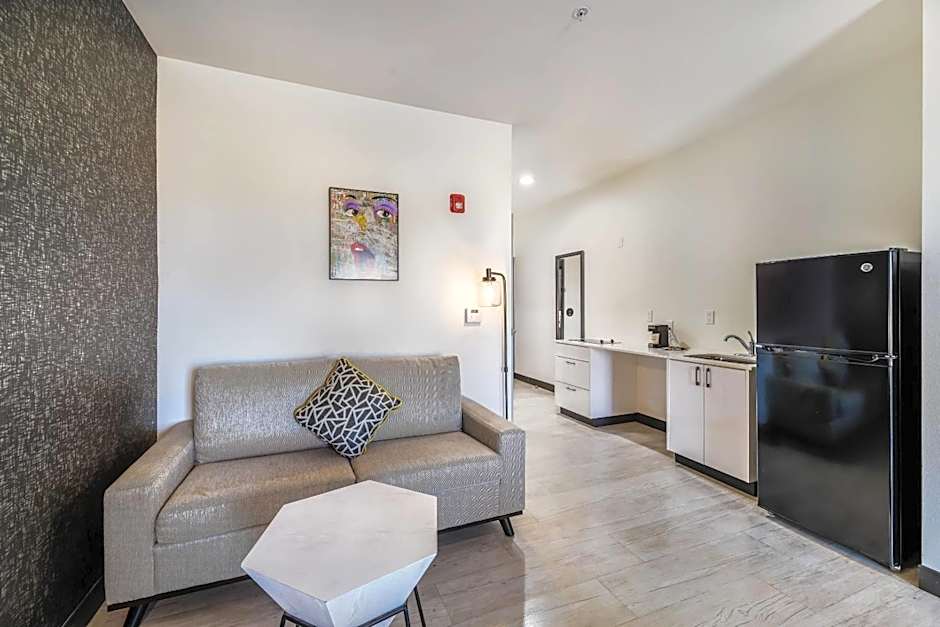 Hy-Lo Hotel, an Ascend Collection Hotel