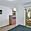 Indulge Apartments - Ontario