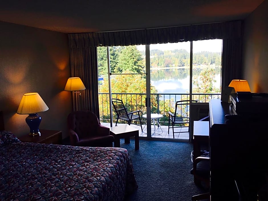 Flagship Inn