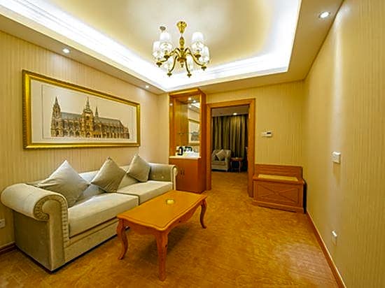 Vienna Hotel Rugao Zhengxiang Square branch