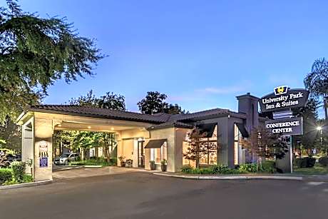 University Park Inn & Suites