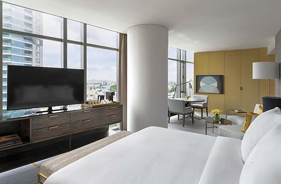 Four Seasons Hotel Bengaluru at Embassy ONE