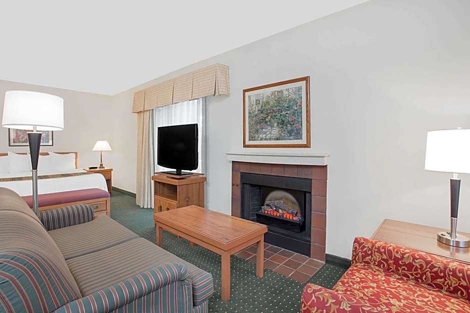 Hawthorn Extended Stay by Wyndham Green Bay
