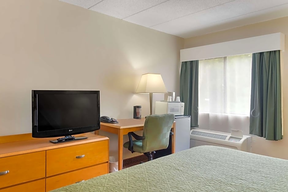 All Seasons Inn & Suites