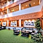 Yashshree Sanderling Mall Road