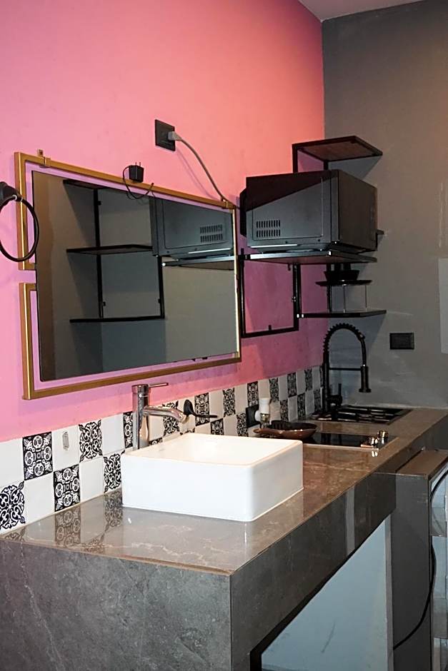 Estudios amueblados y equipados con cocineta en ubicación Céntrica MTY