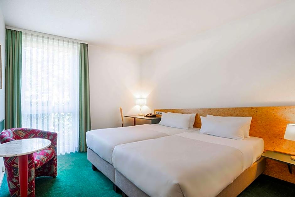 Foto 1 dari 4 — Double Room