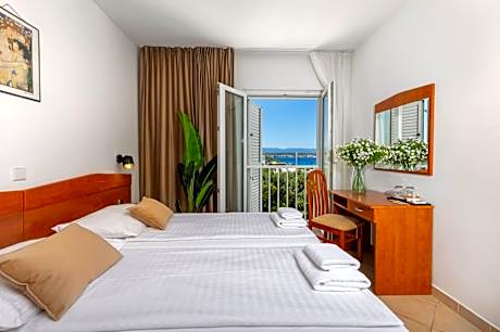 Family Room with Sea View