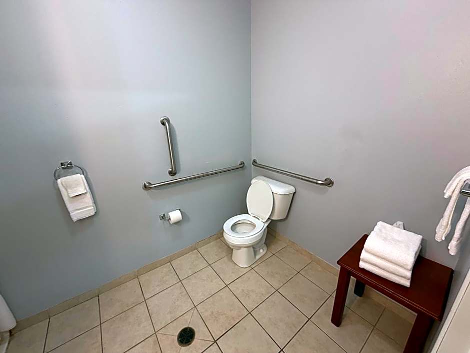 River Hills Hotel- Mankato