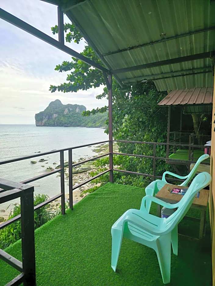 Phi Phi Seaside Bungalow