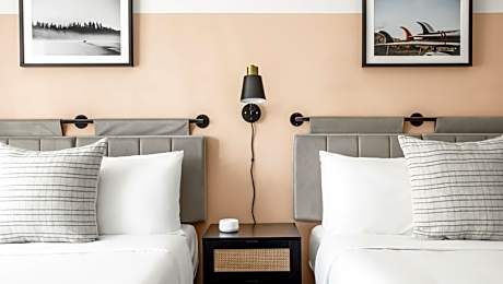 2 Double Beds Non-Smoking