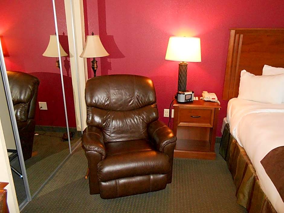 AmericInn by Wyndham McAlester