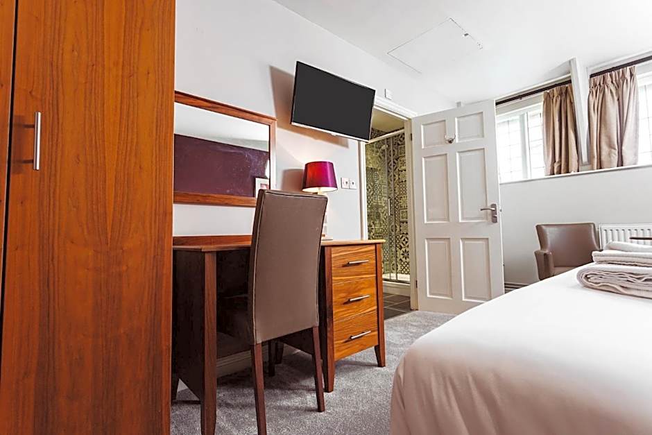 The Dog & Doublet Inn