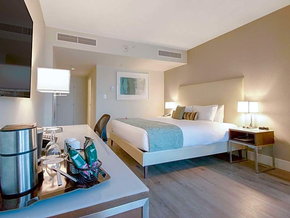 COAST COAL HARBOUR HOTEL by APA