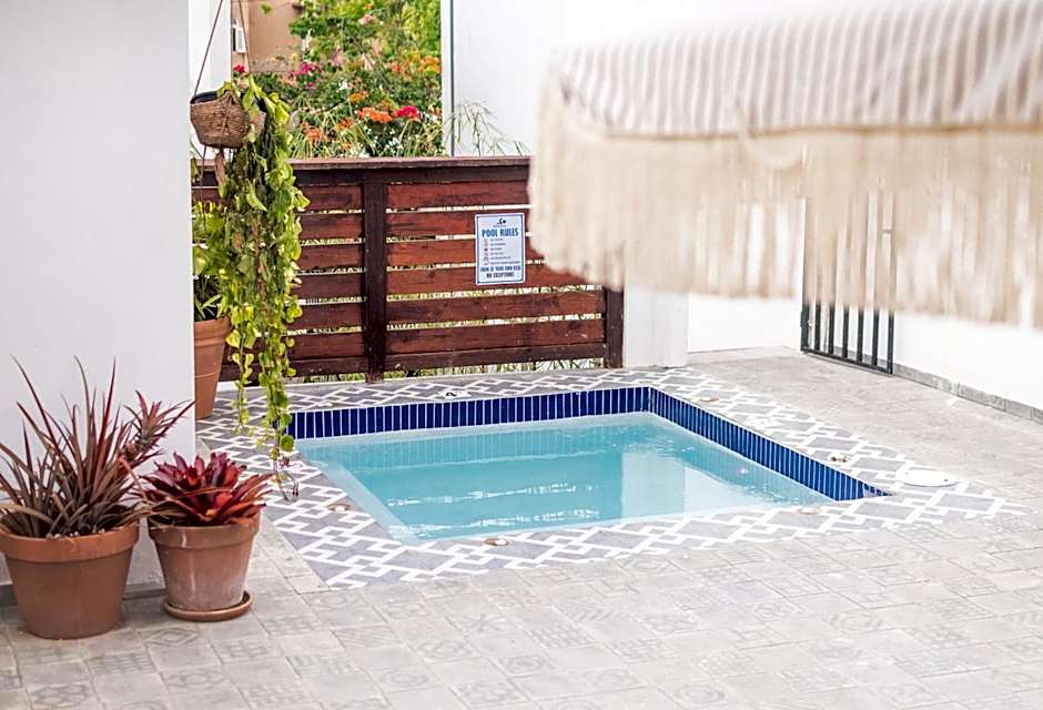 La Mona Loiza Apartment Complex by Stay with Bear