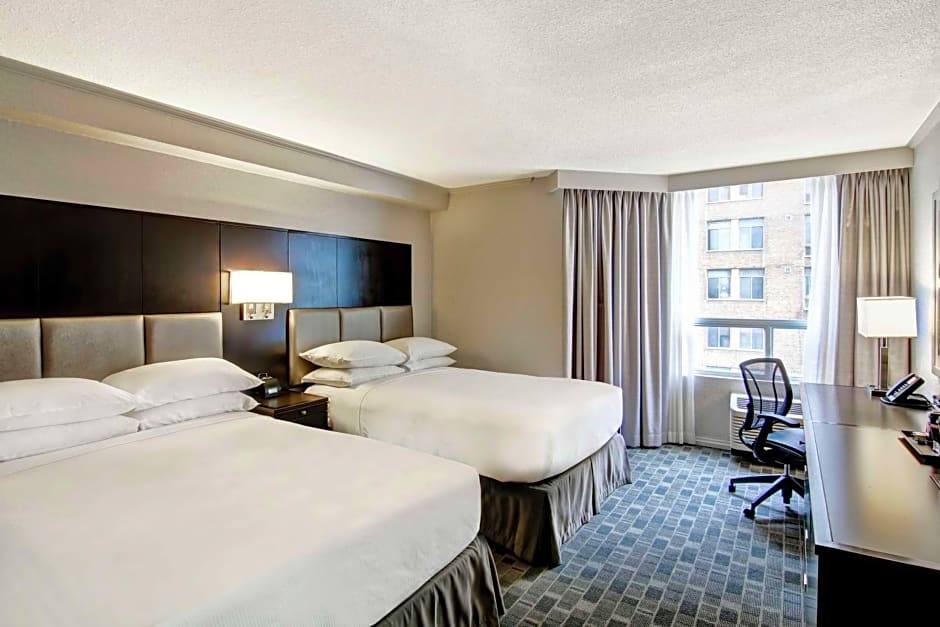 DoubleTree by Hilton Toronto Downtown