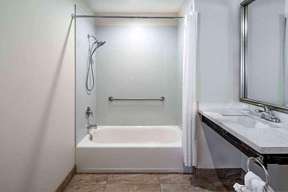 Super 8 by Wyndham Bakersfield CA