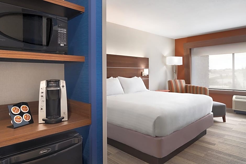Holiday Inn Express & Suites Duluth North - Miller Hill, an IHG Hotel