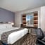 Microtel Inn & Suites by Wyndham Rochester North Mayo Clinic