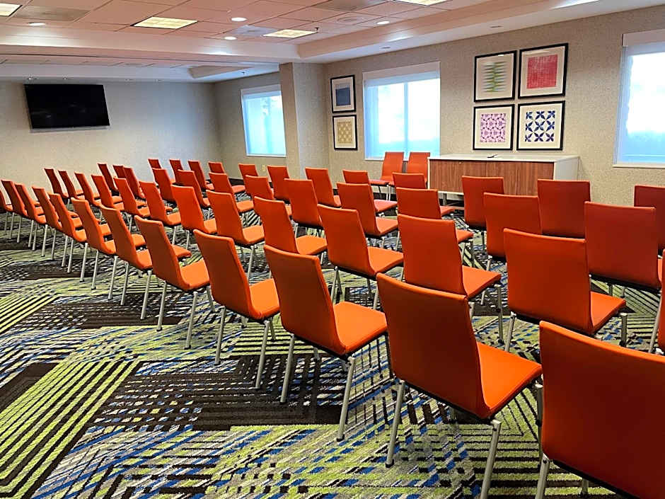 Holiday Inn Express Hotel & Suites Bluffton at Hilton Head Area By IHG