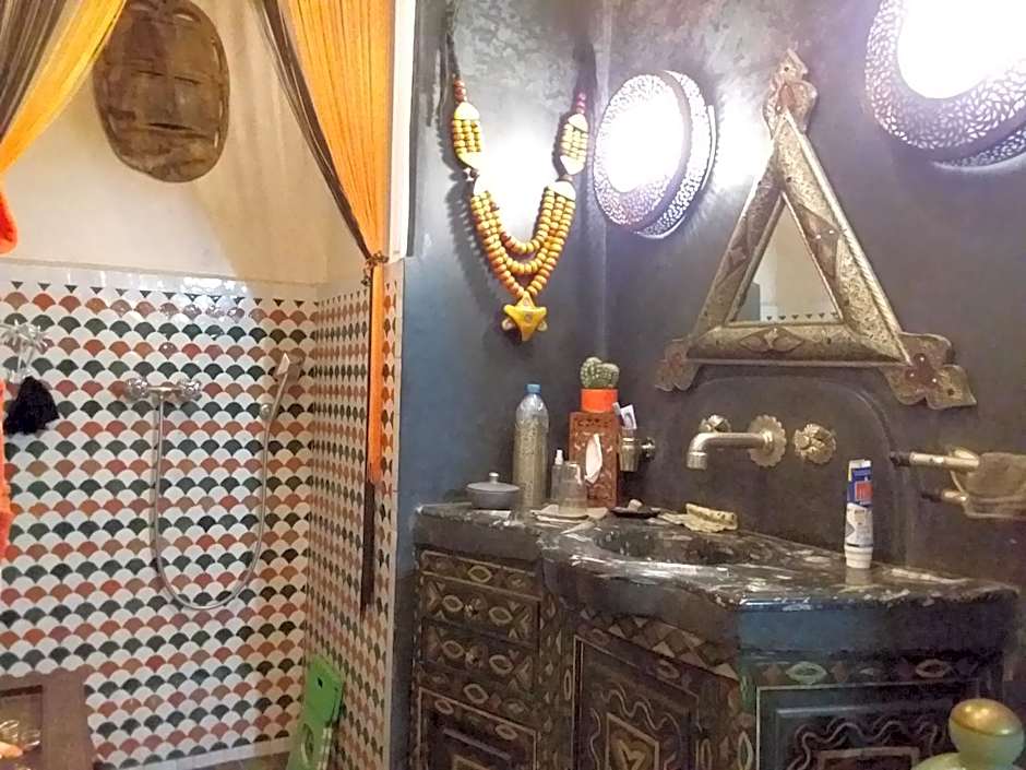 RIAD MAKENE MOUCHKILL