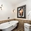 Spectacular Penthouse With Amazing Views, Indoor Pool and Hot tub