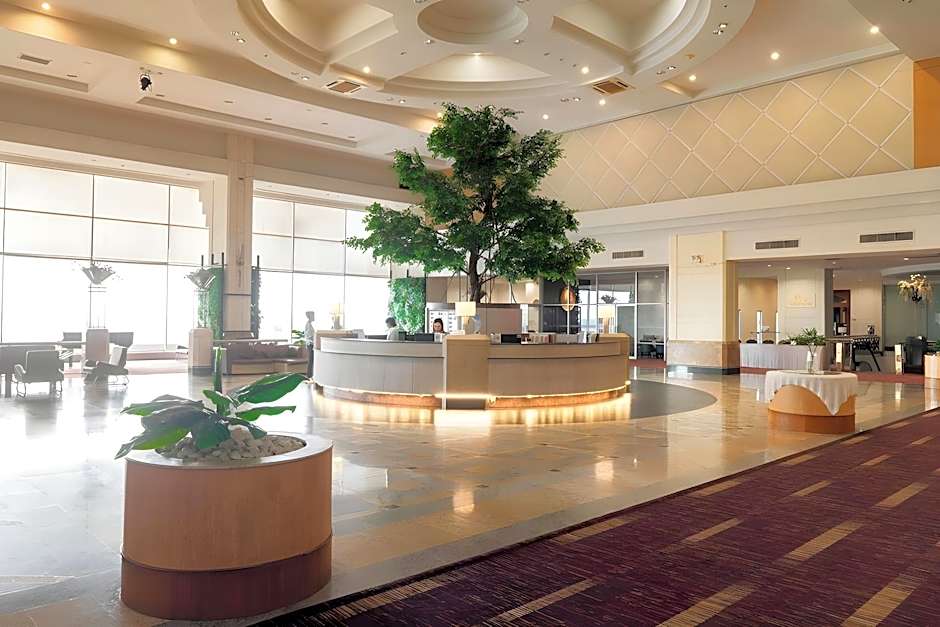 Lee Gardens Plaza Hotel (SHA Extra Plus)