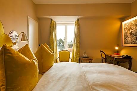 Double Room with Queen Size Bed