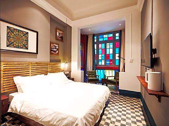 Yinian Hostel