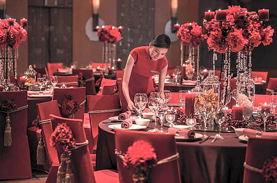 HUALUXE Yangjiang City Center By IHG