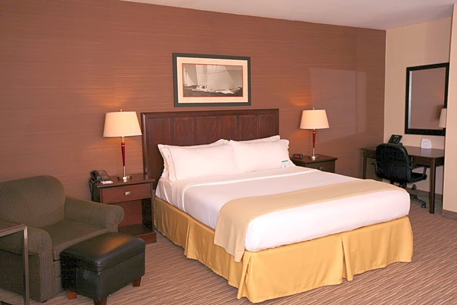Holiday Inn Express San Diego South - Chula Vista, an IHG Hotel