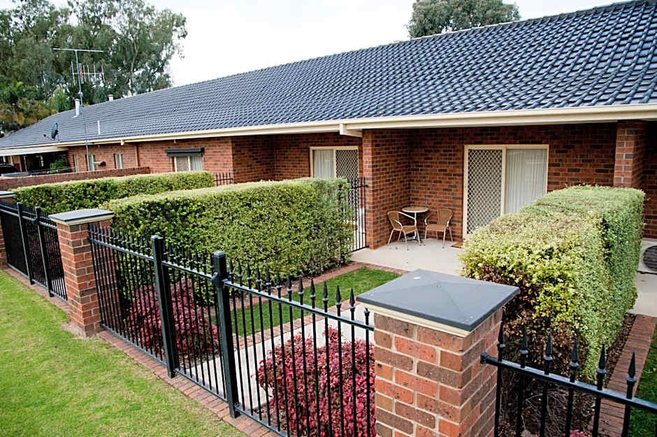 Sportsmans Motor Inn