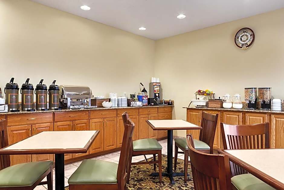 Country Inn & Suites by Radisson, Marion, OH