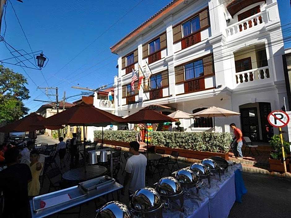 West Loch Park Hotel Vigan