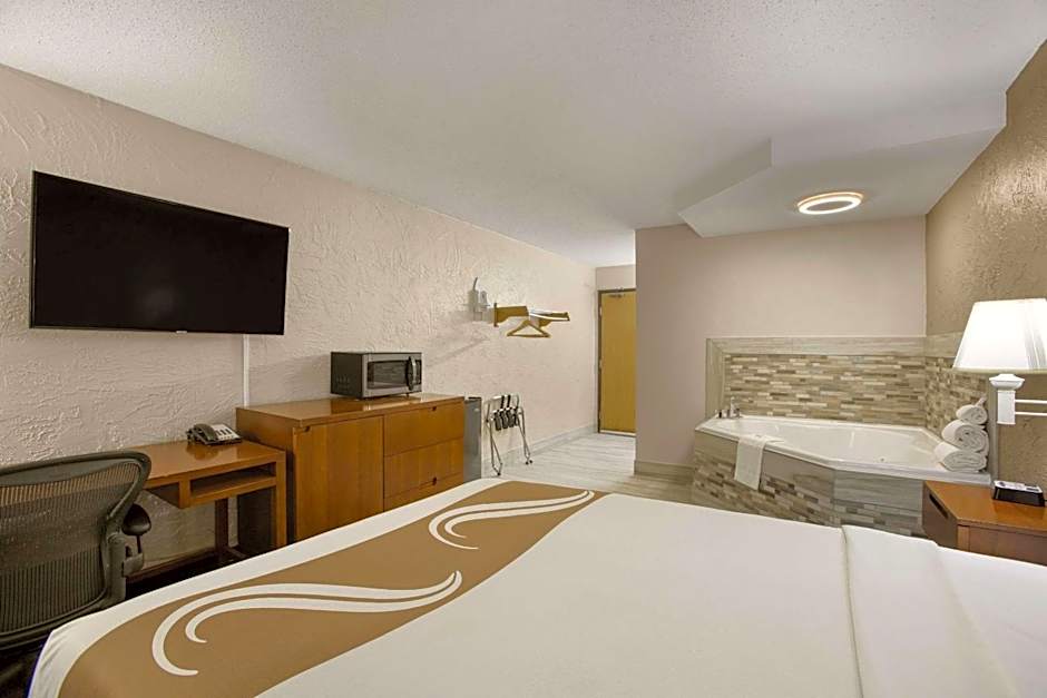 Rodeway Inn & Suites Grand Rapids Southeast