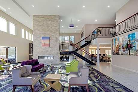 La Quinta Inn & Suites by Wyndham Hayward Oakland Airport