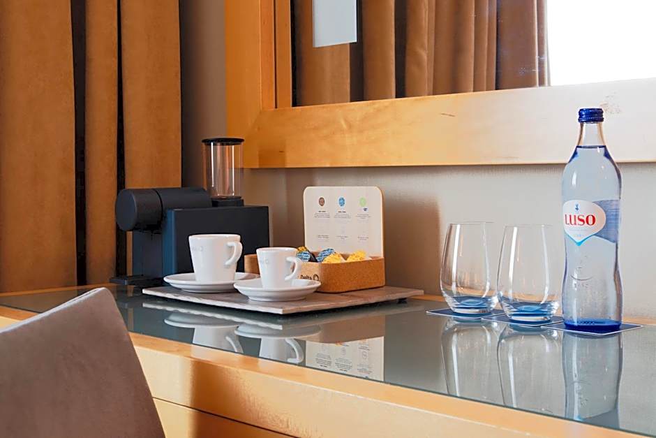 Sana Malhoa Park Hotel