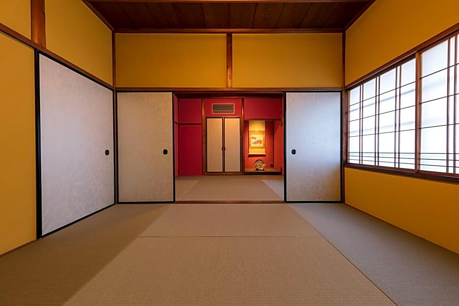 Hikoso-machi Kin no Ma