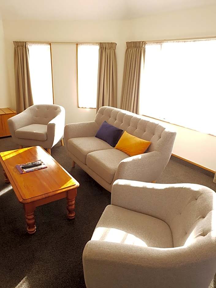 Fitzherbert Castle Motel