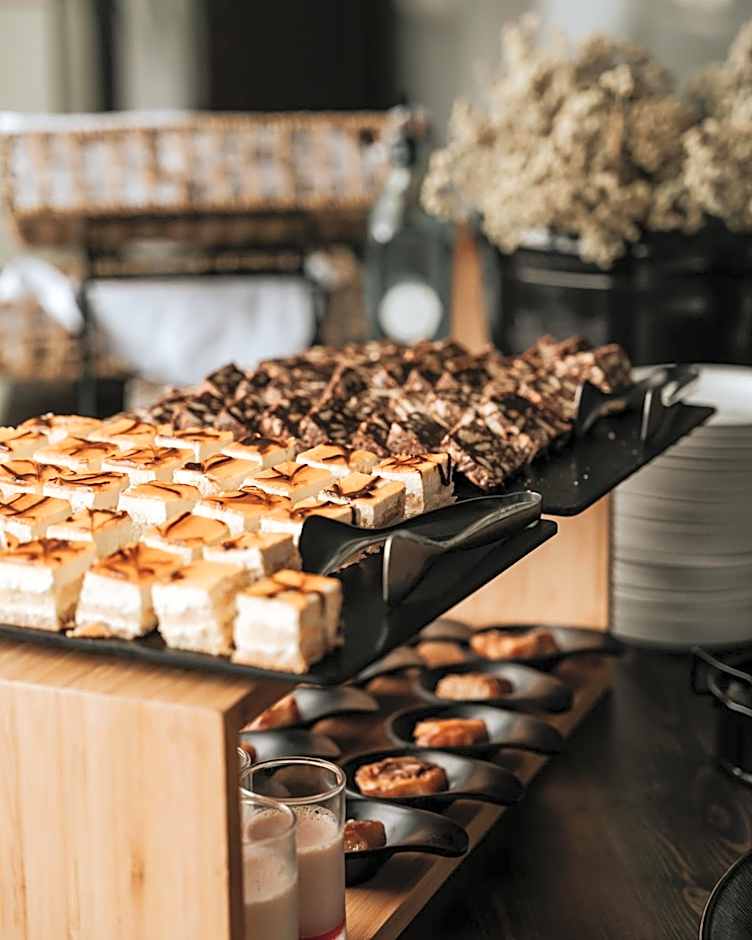 Paralos The Maxine Adults Only