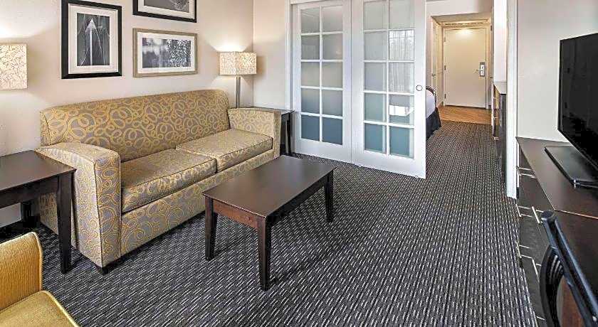 La Quinta Inn & Suites by Wyndham Anaheim Disneyland