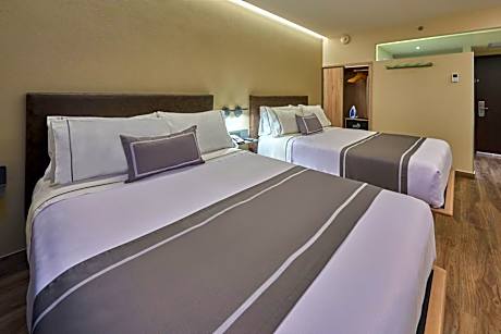 Queen Room with Two Queen Beds