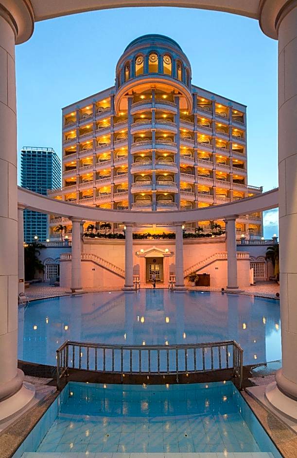 Sunrise Nha Trang Beach Hotel & Spa