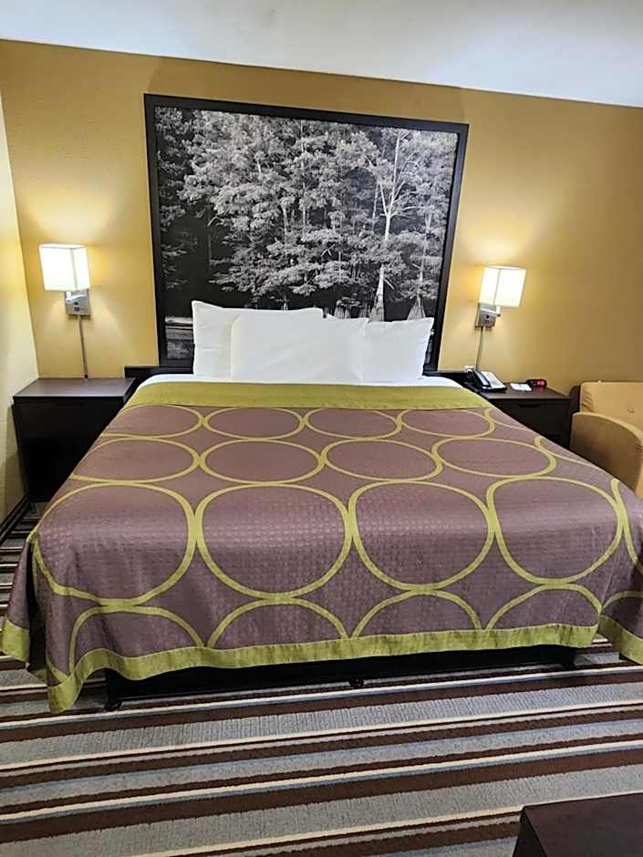 Super 8 by Wyndham Pine Bluff