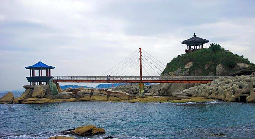 With U Hotel & Guesthouse